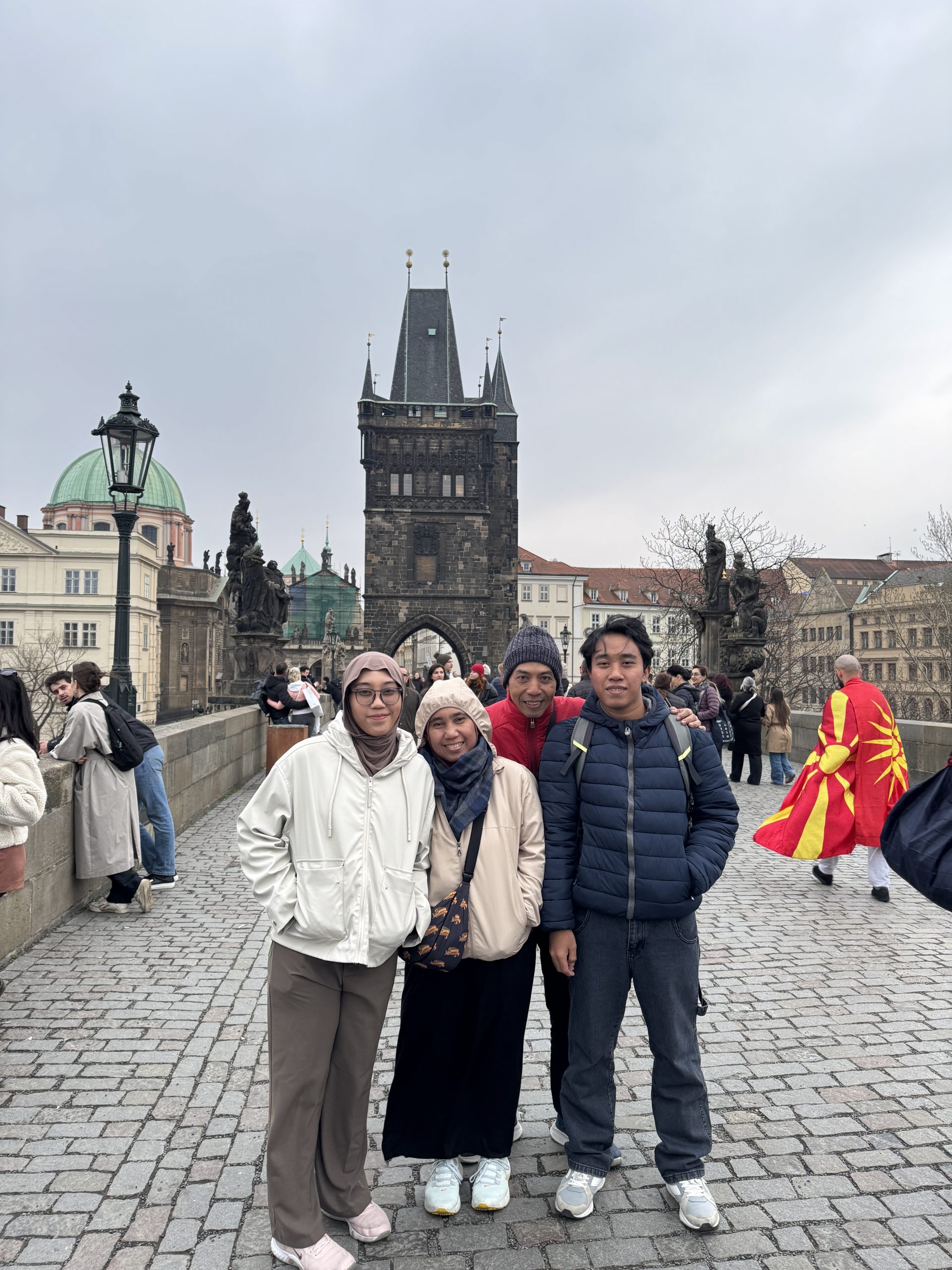 Read more about the article Charles Bridge Praha, Czech Republic